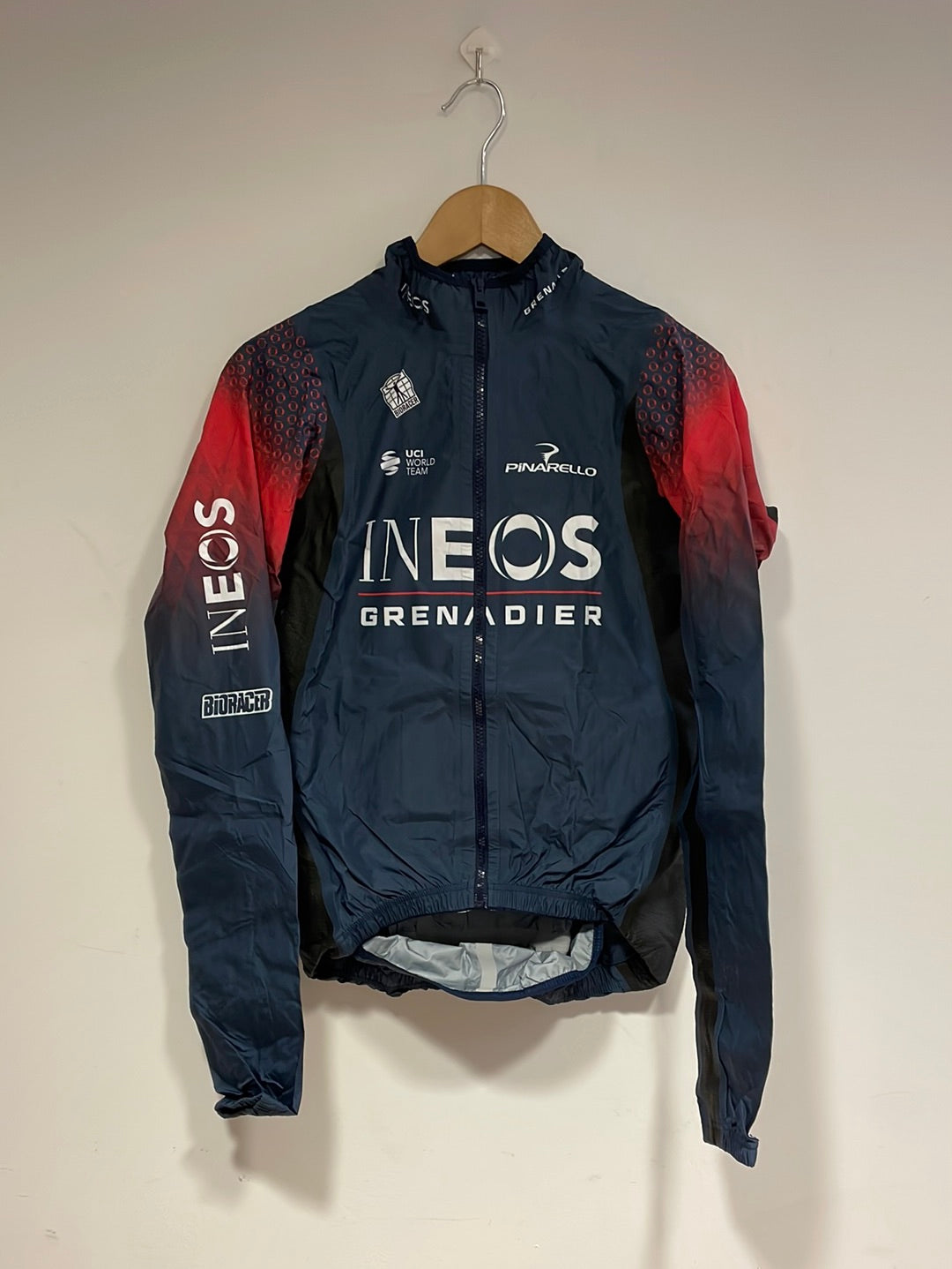 7A7465C7-03F3-4C42-8E79-