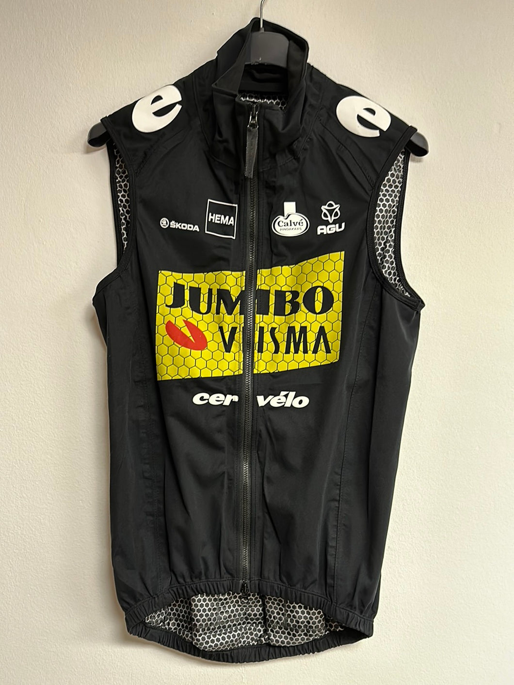 Team Jumbo Visma Rain Vest Black DT Calvé