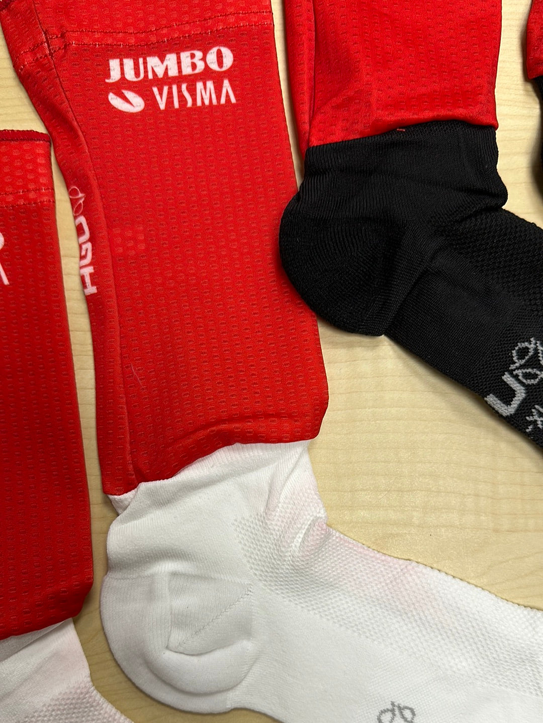 Team Jumbo Visma AGU Aero Socks Red Vuelta – GEARONA.COM